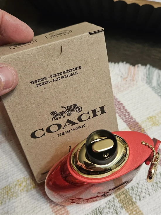 Perfume - Picture 3 of 4